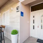 Villa Amazing Vacation House With A Private Pool & Grill *