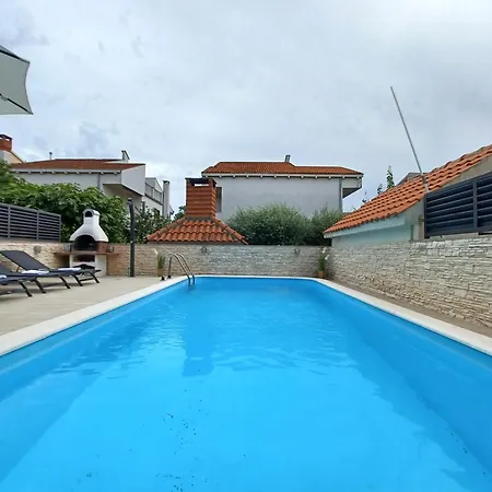 Ryanair's Family With Pool Villa *