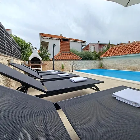 Villa Ryanair's Family With Pool Zadar
