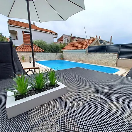 Ryanair's Family With Pool * Zadar