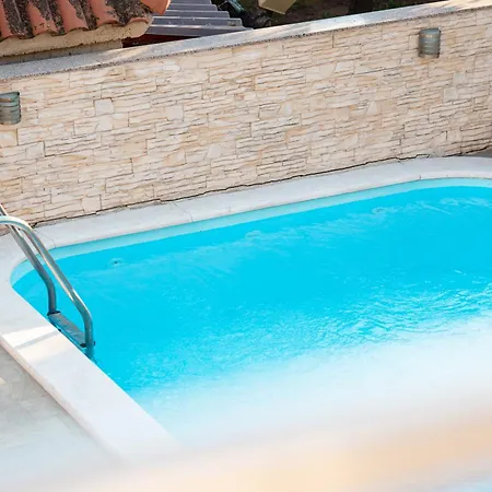 Amazing Vacation House With A Private Pool & Grill ヴィラ ザダル