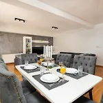 Amazing Vacation House With A Private Pool & Grill فيلة زادار